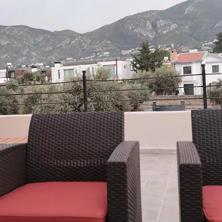 Suluca Homes Kyrenia  Zimmer foto